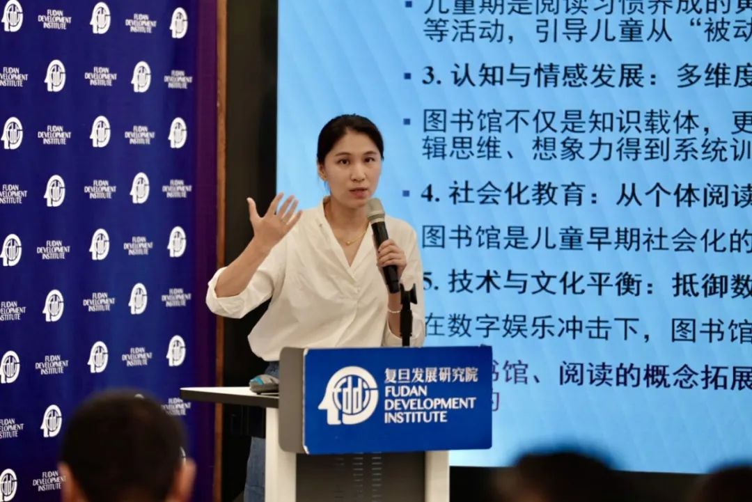 杜晓馨.jpg