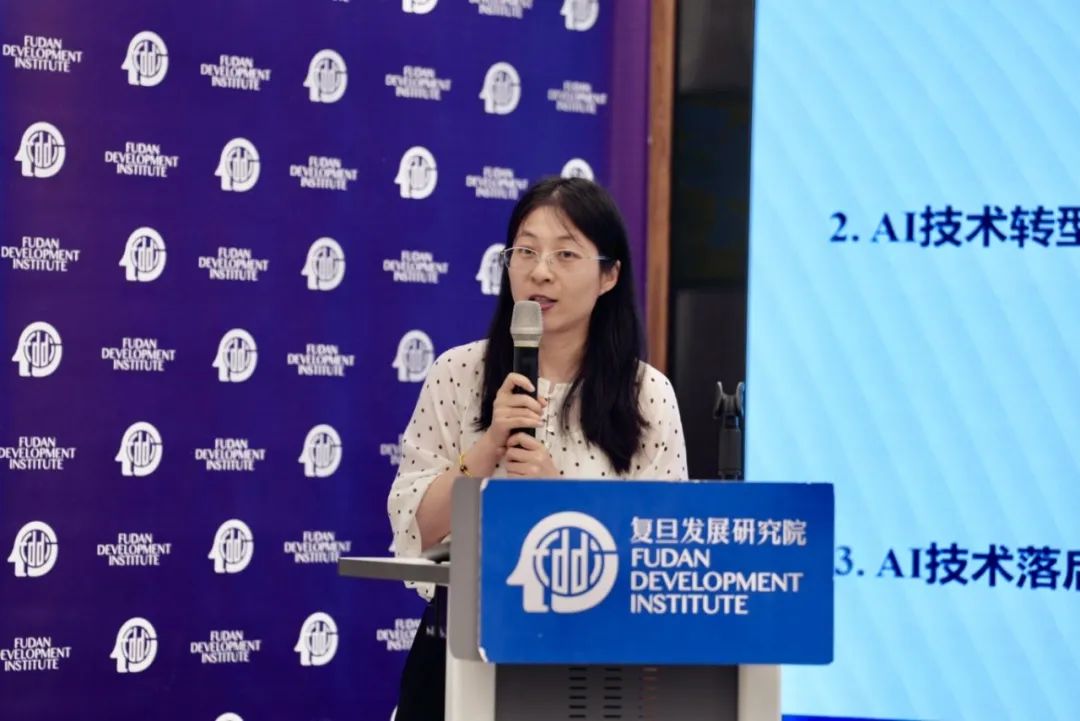 刘丽.jpg