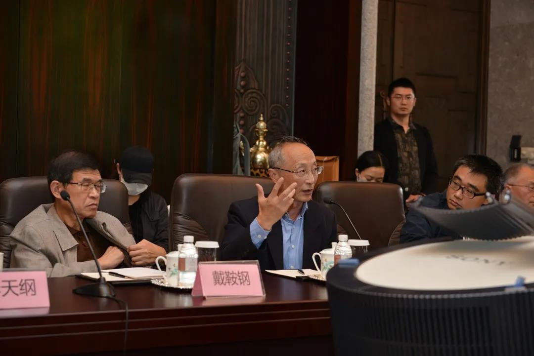 张乐天教授回顾了自己对于民间故事与资料的收集工作